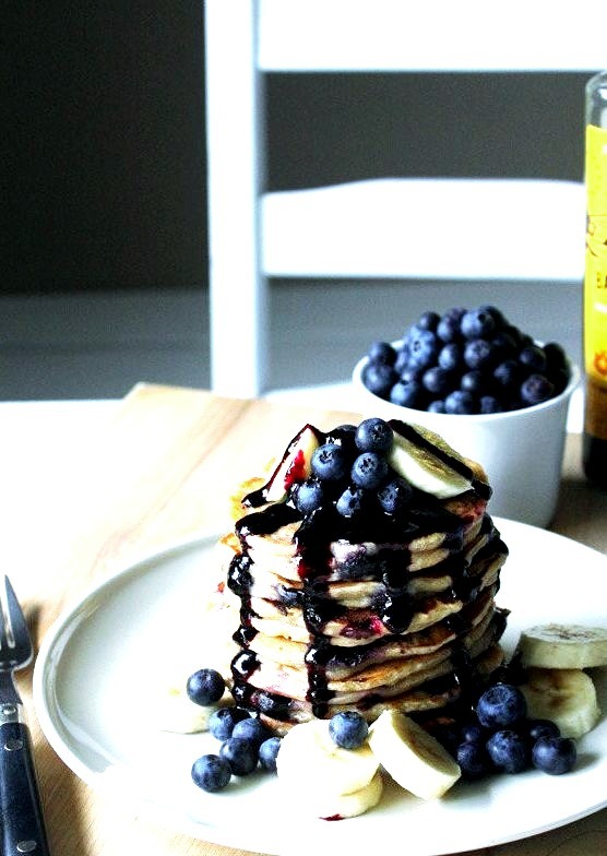 (via Blueberry Banana Pancake with Blueberry Balsamic Sauce Oh Sweet Day!)