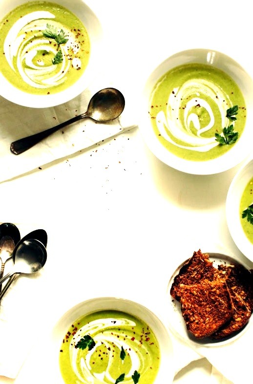 Cream of Broccoli and Cashew Soup