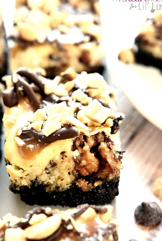 Snickers cheesecake bars