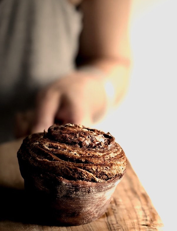 easy laminated nutella morning buns // via http